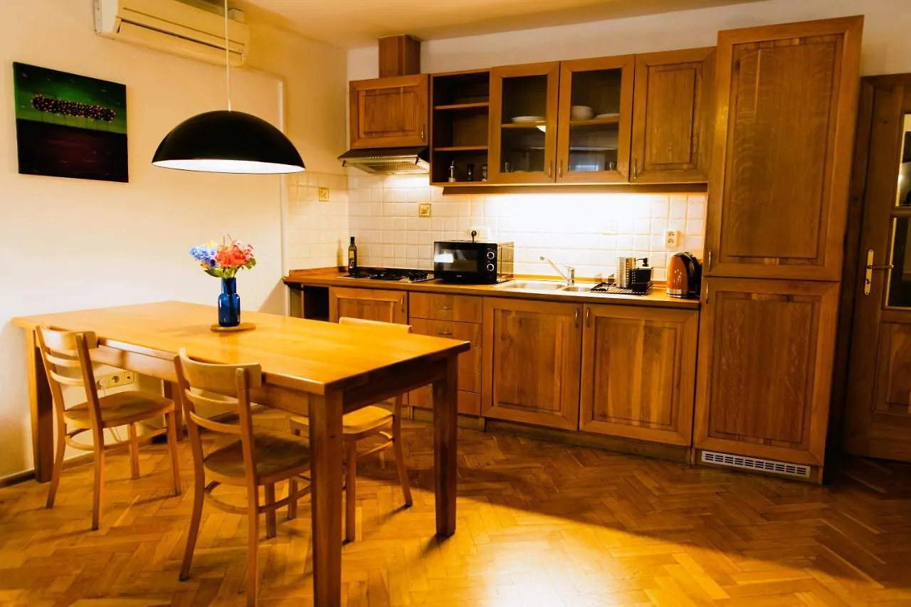 Fantom Home Prague Aparthotel
