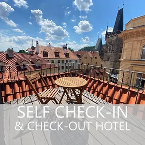4* Apart Otel Charles Bridge & By Sivek